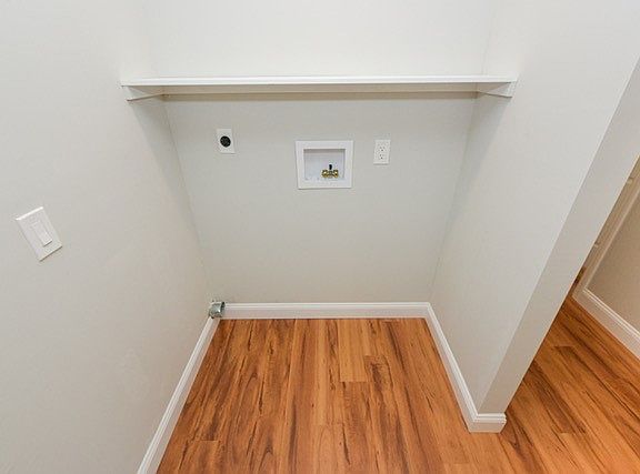 4th image of 640 Post Ave