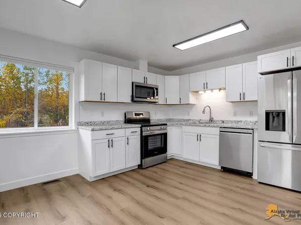 15948 W Jenalee Cir, Wasilla, AK 99623