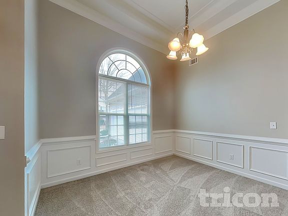 2nd image of 2313 Temple View Dr