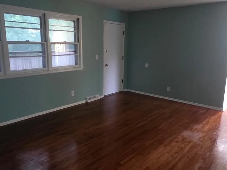 8021 E Clay St — Photo 10