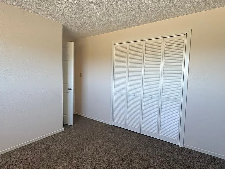 2702 W Modoc Ct — Photo 10
