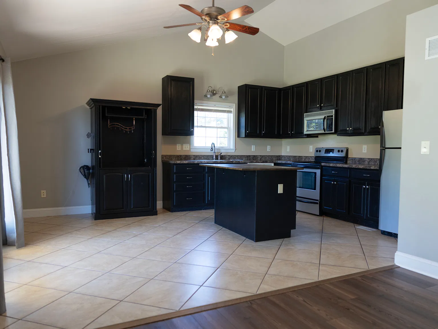2 bed, 1475 sqft, $1,575 — Photo 4