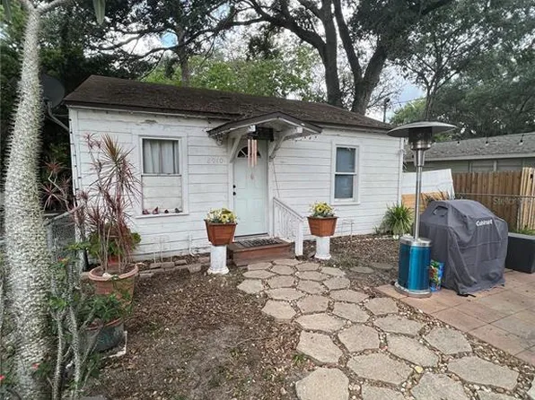 8910 El Portal Dr, Tampa, FL 33604