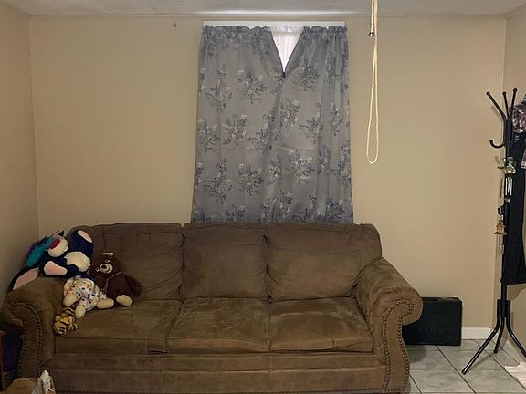 4th image of 97 Pepperbrook Cv