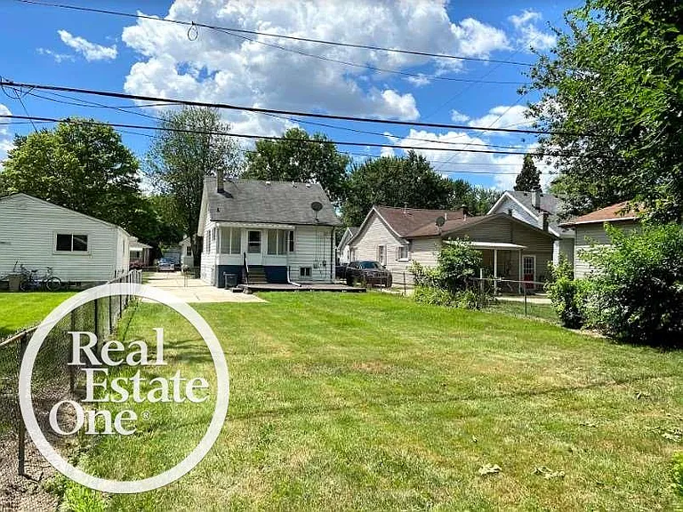 23909 Elmira St — Photo 24