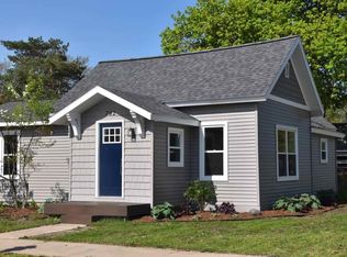 702 S Bridge St, Elk Rapids, MI 49629