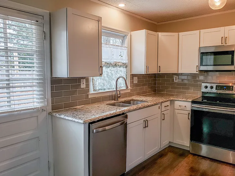 723 Skycliff Ct — Photo 13