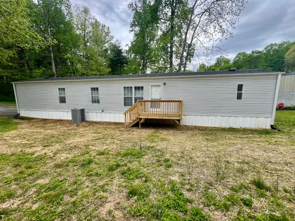 48 McCastle Ln, Hendersonville, NC 28792