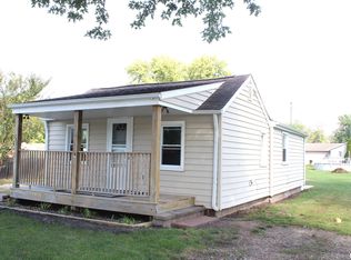 208 6th St, Colona, IL 61241