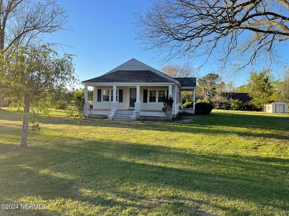 57 Dhs Drive, Bladenboro, NC 28320