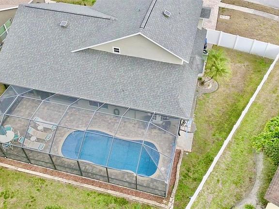 4th image of 6001 Fall River Dr