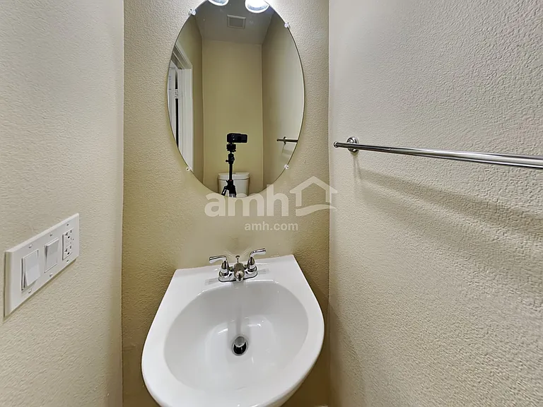 29 Belden Ave — Photo 9