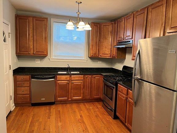 2nd image of 4448 W Gunnison St APT 1A