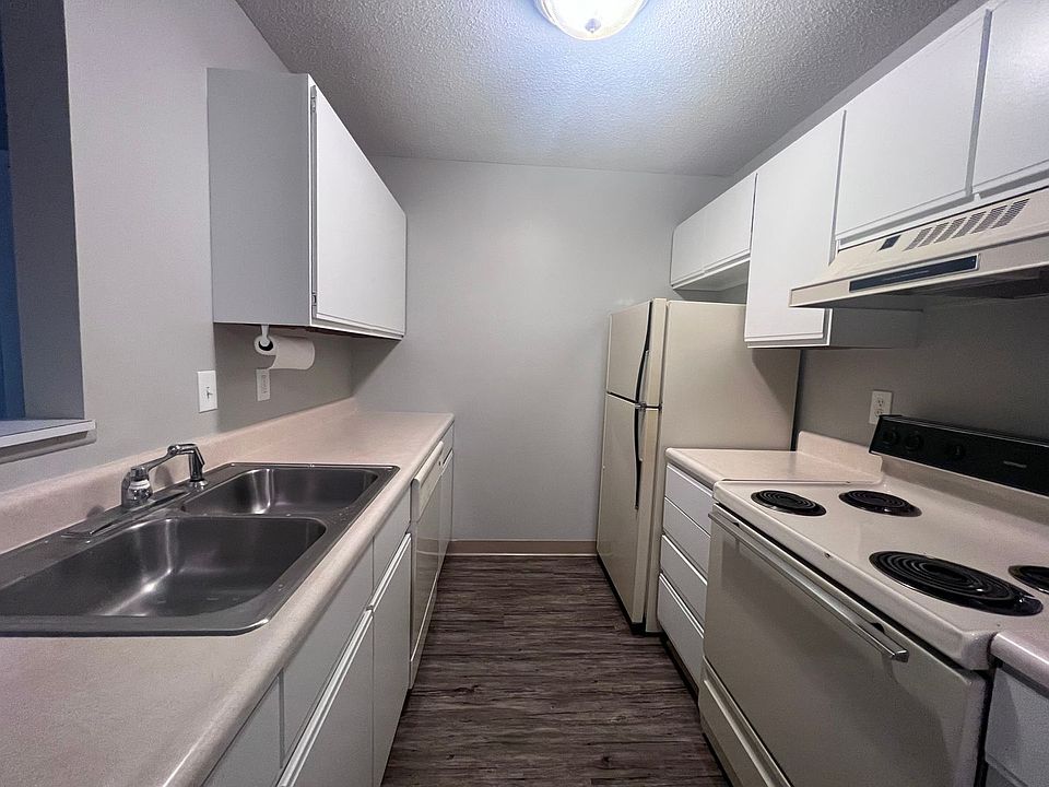 1st image of 477 Donna Dr NW #0