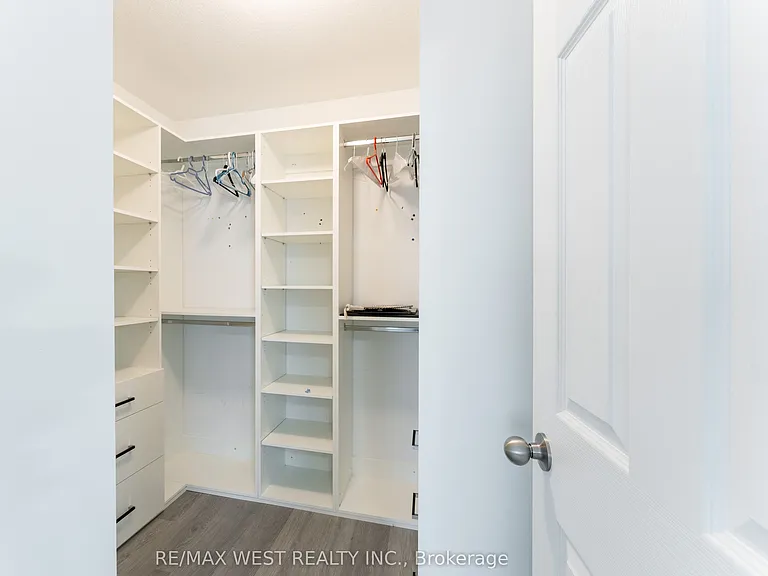 301 Freure Dr — Photo 32