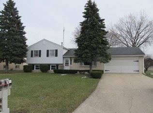 901 Obrien St, Harvard, IL 60033