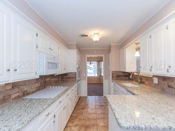 3721 Huntington Dr, Amarillo, TX 79109