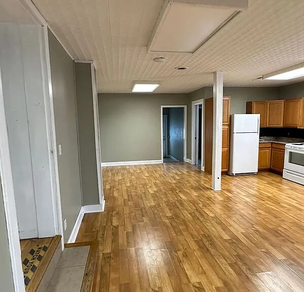 304 W Church St — Photo 2