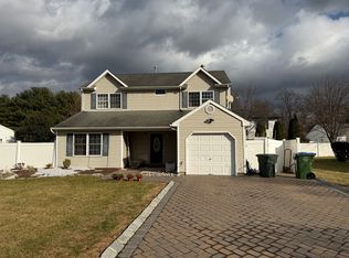 43 Woodbrooke Dr, Edison, NJ 08820