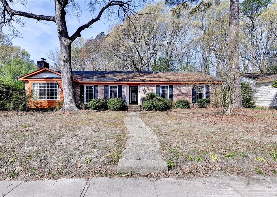 1st image of 682 Village Green Pkwy