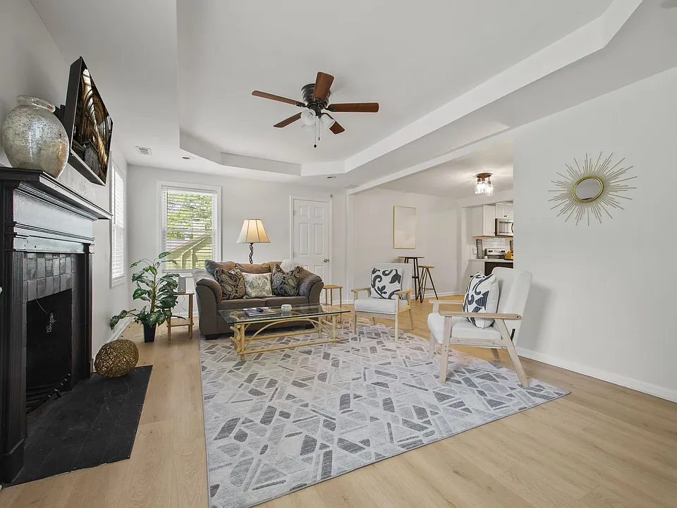 1346 Lorenzo Dr SW