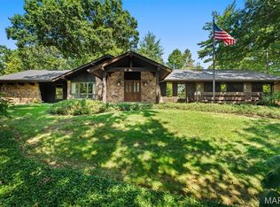7 Villa Coublay Dr, Saint Louis, MO 63131