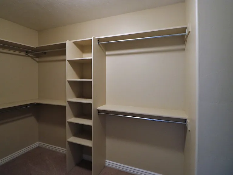 853 S Crescent Row — Photo 18