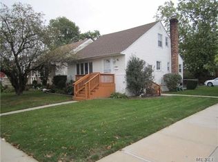 25904 148th Dr, Jamaica, NY 11422