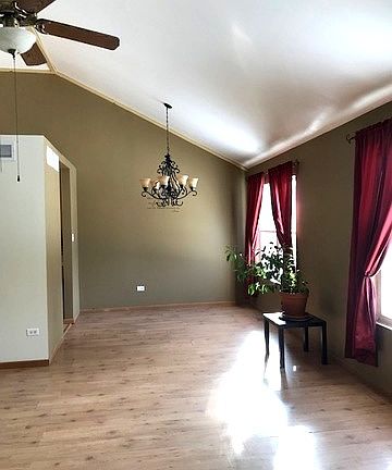 5th image of 915 Sudbury Dr