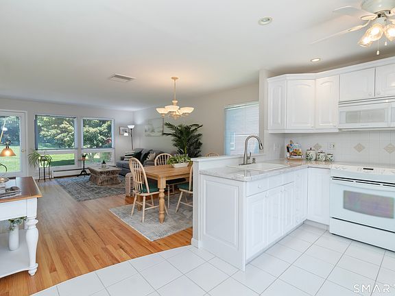 3rd image of 113 Centerbrook Road