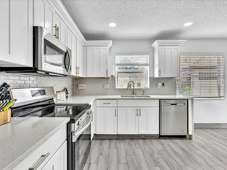 7145 Crescent Creek Way #7145 — Photo 18