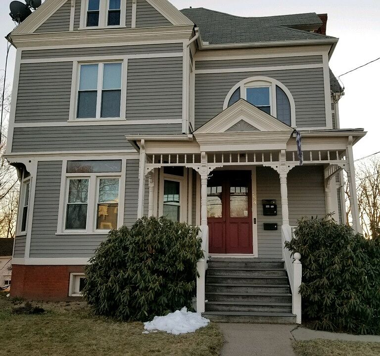2nd image of 154 Pearl St