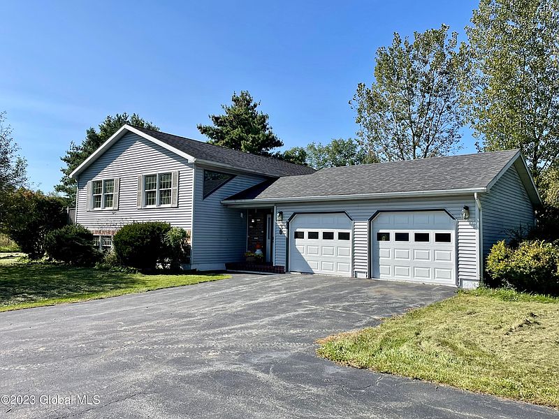 4th image of 30 Green Acres Road