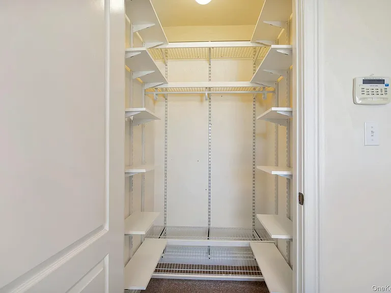 34 Della Dr — Photo 13