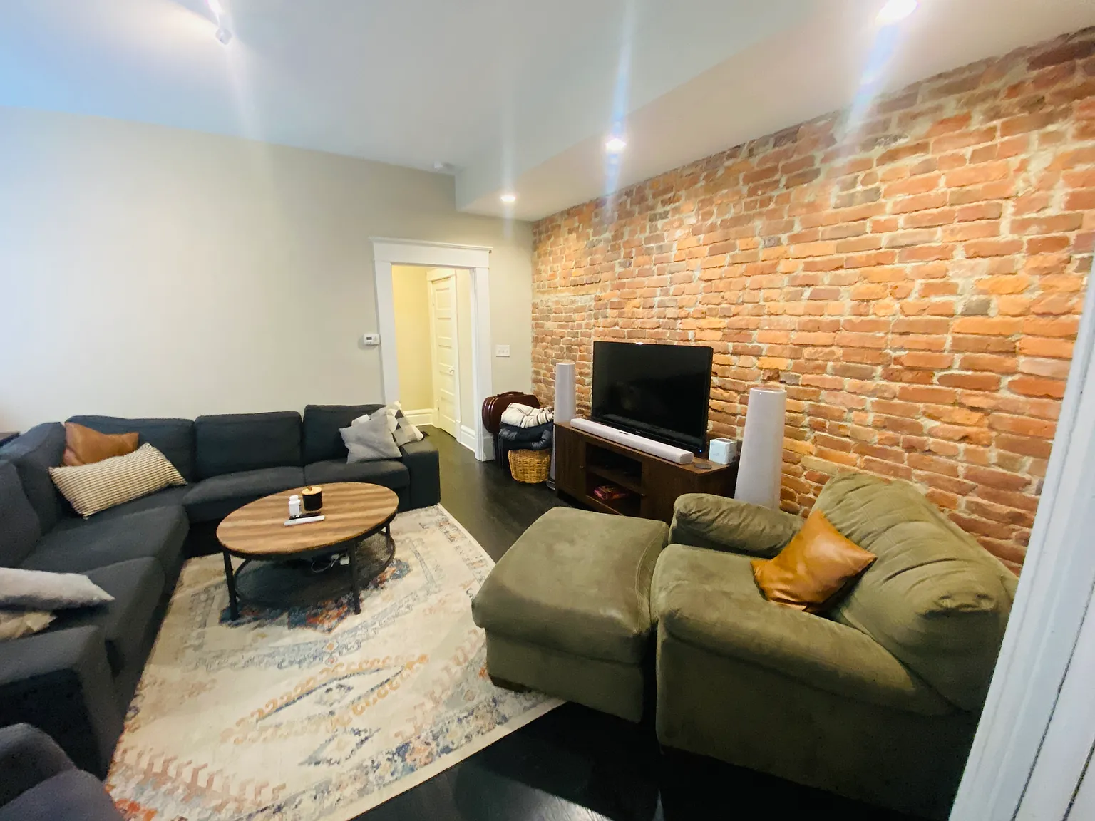 1138 S High St — Photo 4