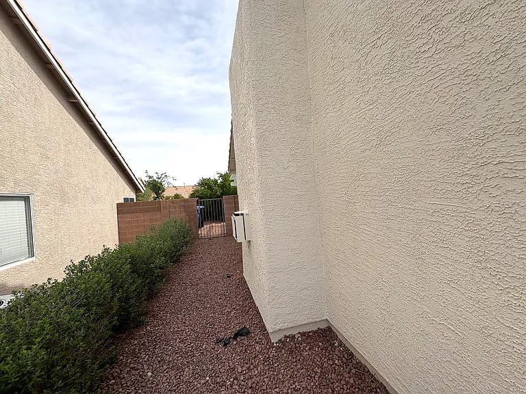688 Pansy Pl — Photo 27