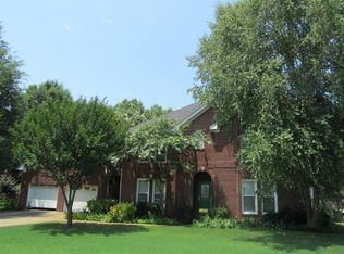 2211 Jennifer Ave, Muscle Shoals, AL 35661