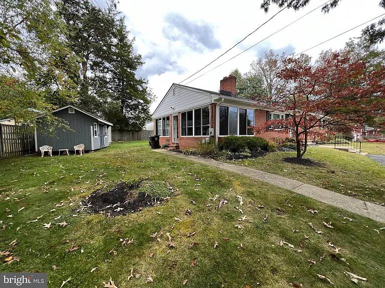 800 Severn Dr — Photo 3