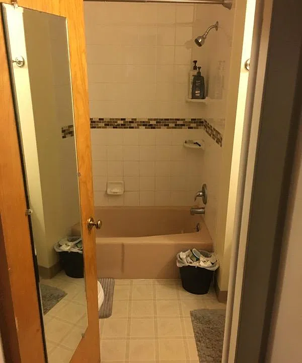 Bath Tub/Shower
