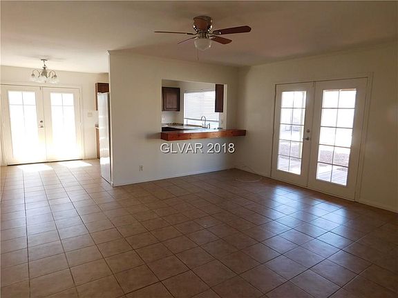 5th image of 4764 Bennett Dr