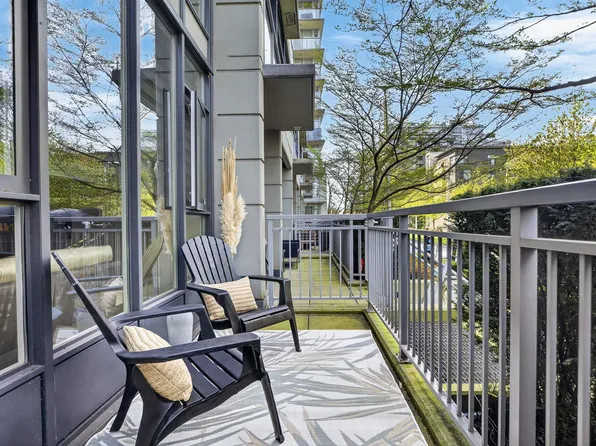 112 W 1st Ave, Vancouver, BC V5Y 0H4