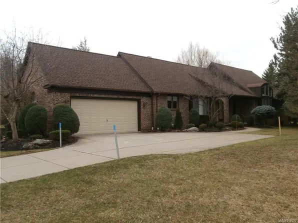 140 Hidden Ridge Cmn, Williamsville, NY 14221
