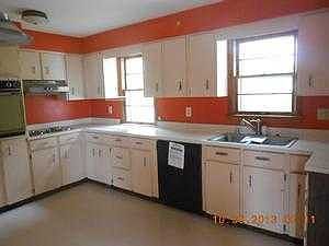 2nd image of 217 Jenny St