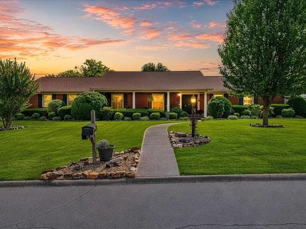 1101 Brentwood Dr, Etowah, TN 37331