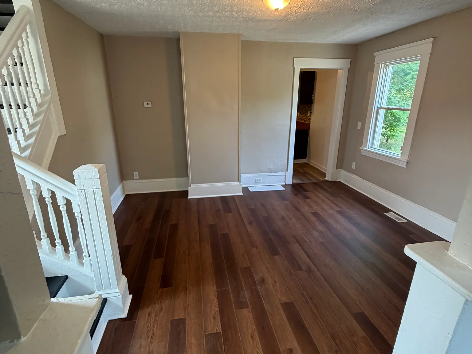 3 bed, $1,400 — Photo 3