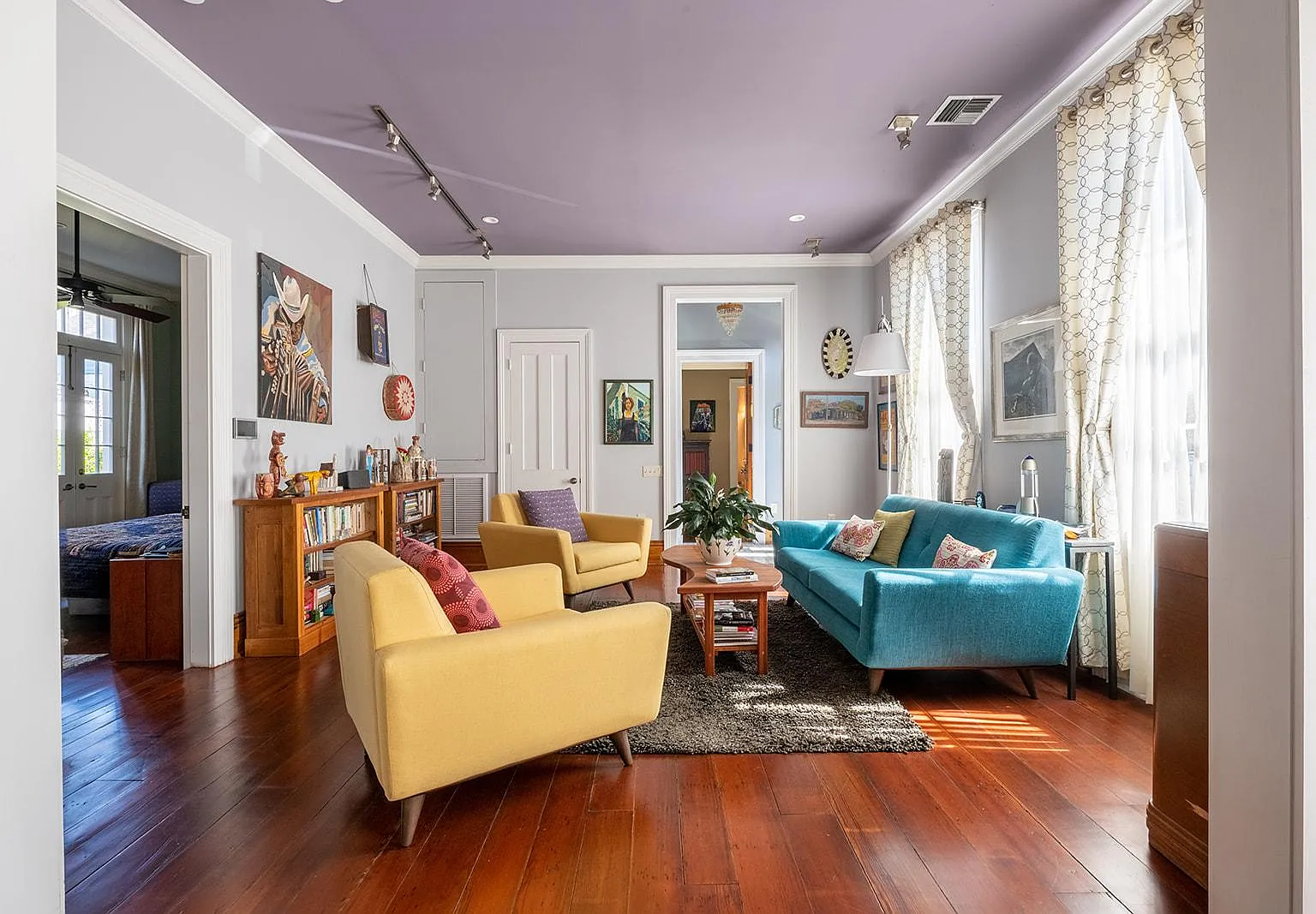 3 bed, 3.5 bath, 2800 sqft, $3,800 — Photo 3