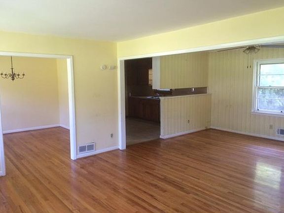 2nd image of 545 Cynthia Ln