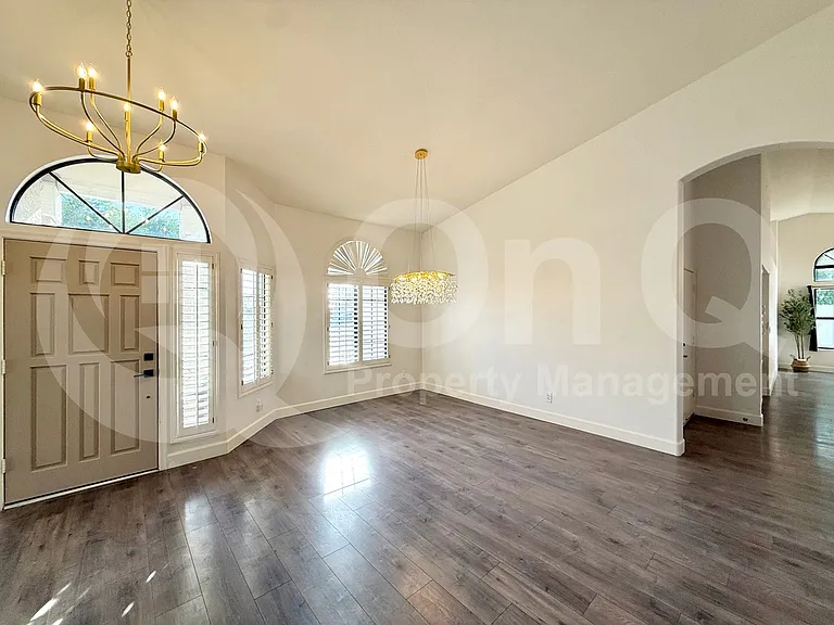 401 S Tiago Dr — Photo 5