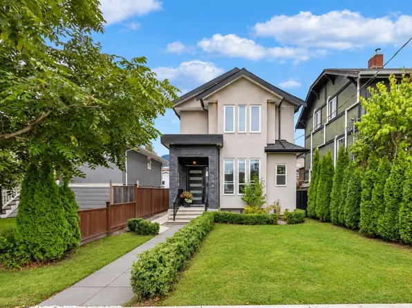 344 E 21st St, North Vancouver, BC V7L 3B8