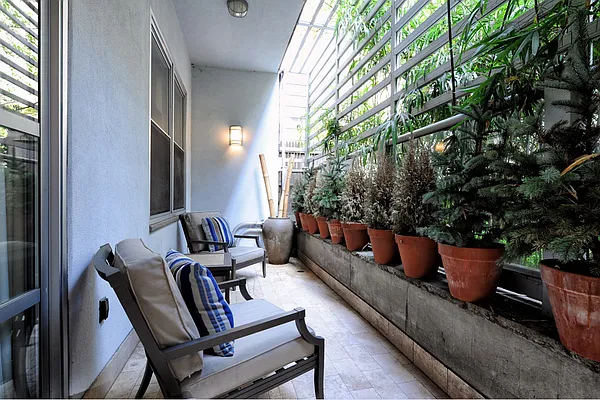 Sold by Stribling | media 2